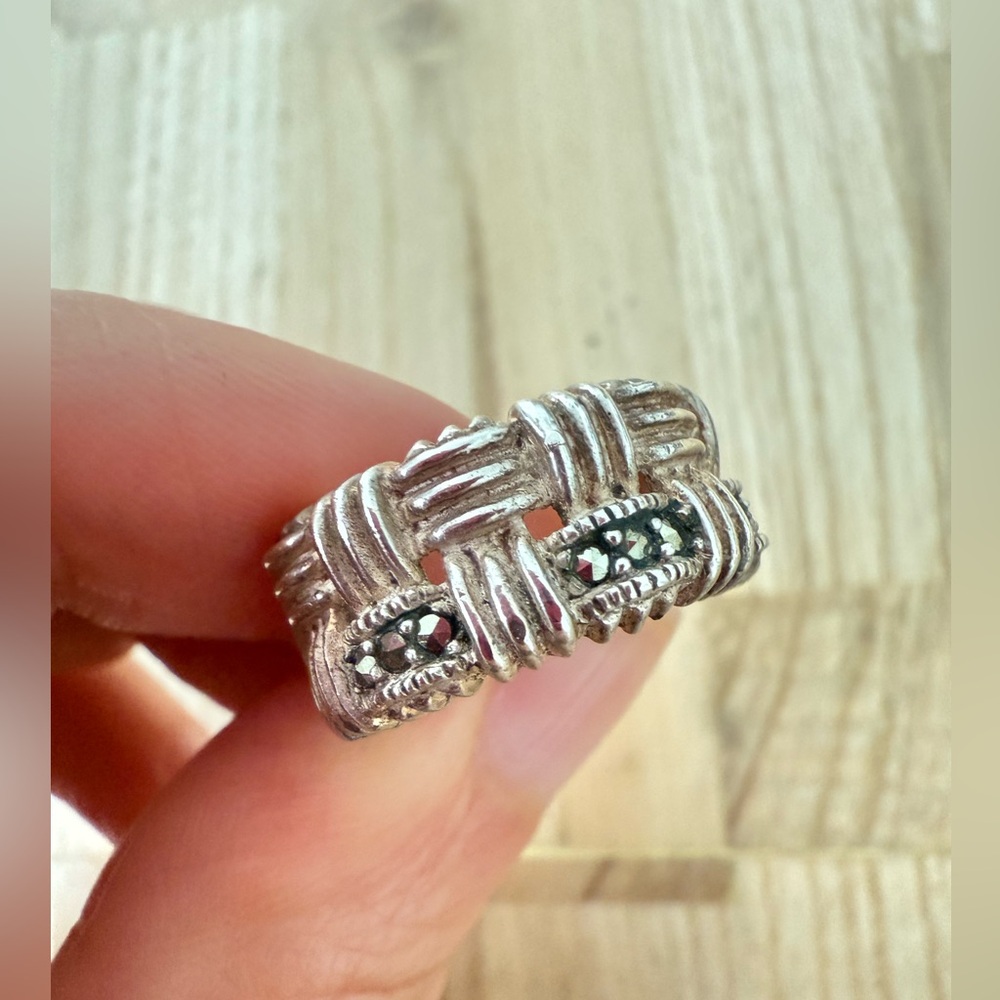 Vintage 925 Sterling silver Marcasite Criss Cross Ring Size 4.75